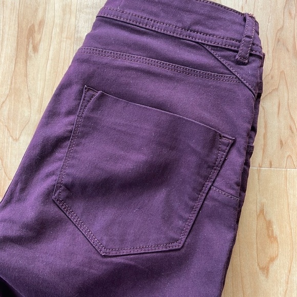 Brody Jeans Burgundy Skinny Ankle Jeans - Picture 2 of 9